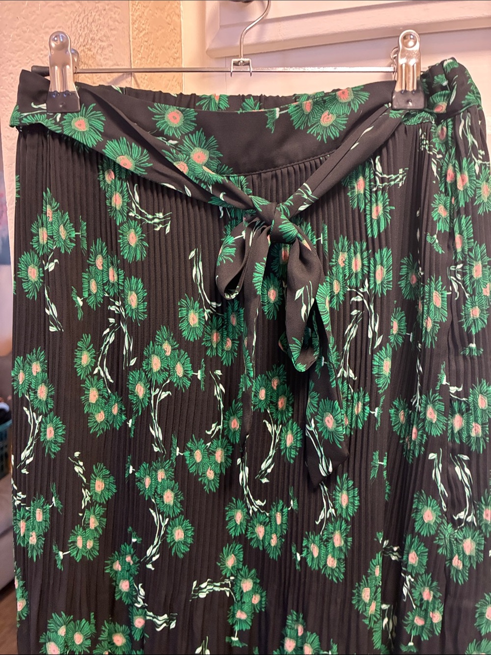 Topshop Black Crystal Floral Pleated Midi Skirt with tie belt - Picture 7 of 11